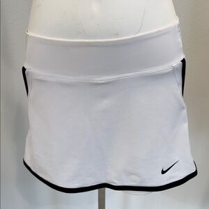 NWOT Nike White Athletic Skort with Black Accents Sz S